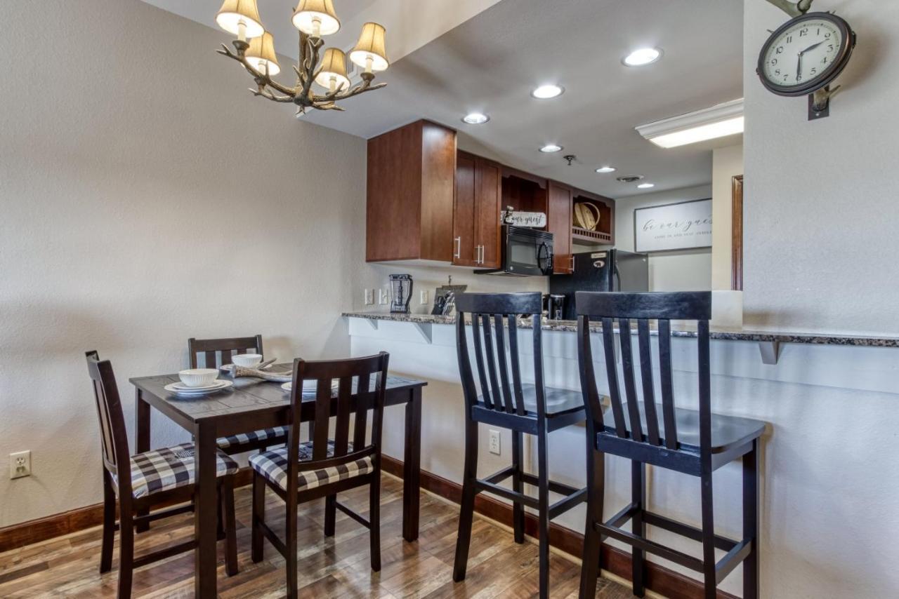 Gorgeous 2Bd 2Bth Condo With Mountain Views Pool Hot Tub Game Room Close To Parkway Pigeon Forge Buitenkant foto
