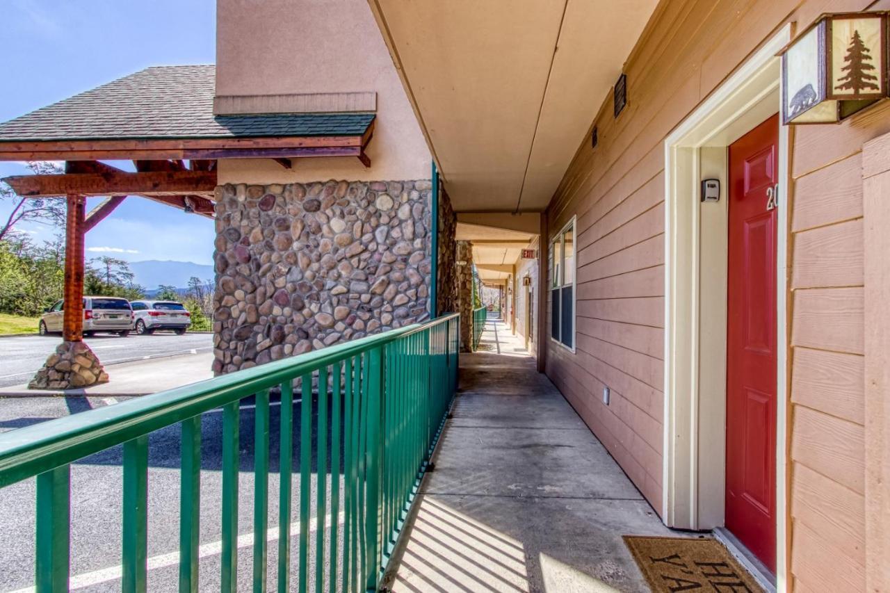 Gorgeous 2Bd 2Bth Condo With Mountain Views Pool Hot Tub Game Room Close To Parkway Pigeon Forge Buitenkant foto