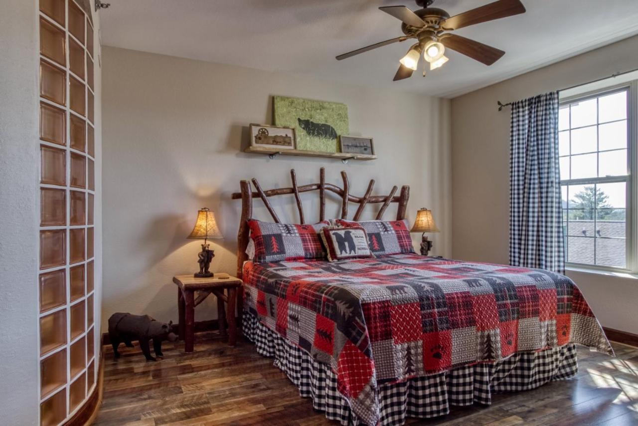 Gorgeous 2Bd 2Bth Condo With Mountain Views Pool Hot Tub Game Room Close To Parkway Pigeon Forge Buitenkant foto