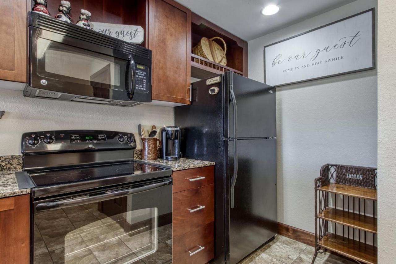 Gorgeous 2Bd 2Bth Condo With Mountain Views Pool Hot Tub Game Room Close To Parkway Pigeon Forge Buitenkant foto