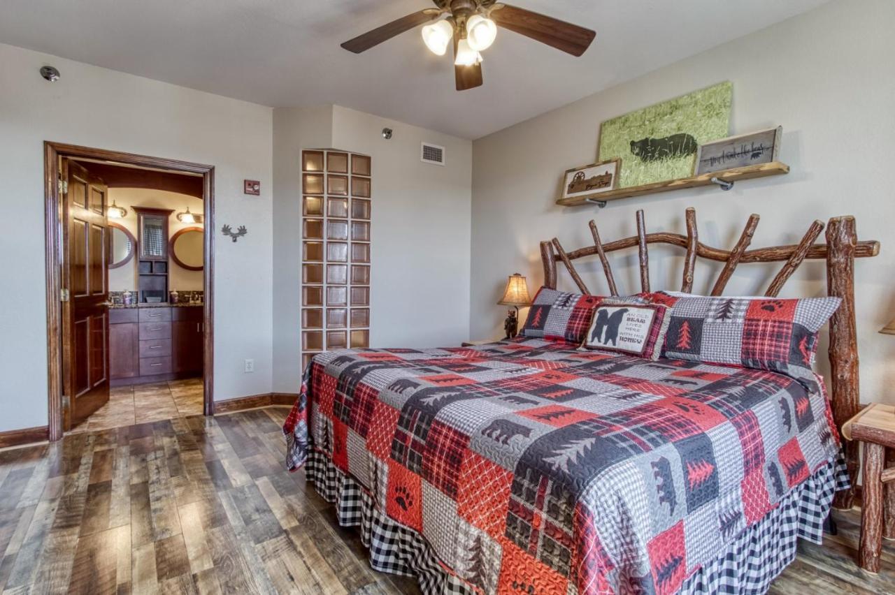 Gorgeous 2Bd 2Bth Condo With Mountain Views Pool Hot Tub Game Room Close To Parkway Pigeon Forge Buitenkant foto